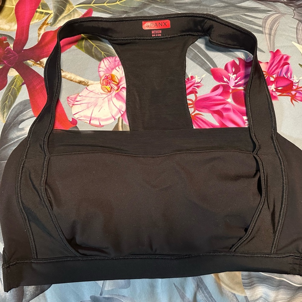 SPANX Women's Black Sports Bra Sz Medium Lk new